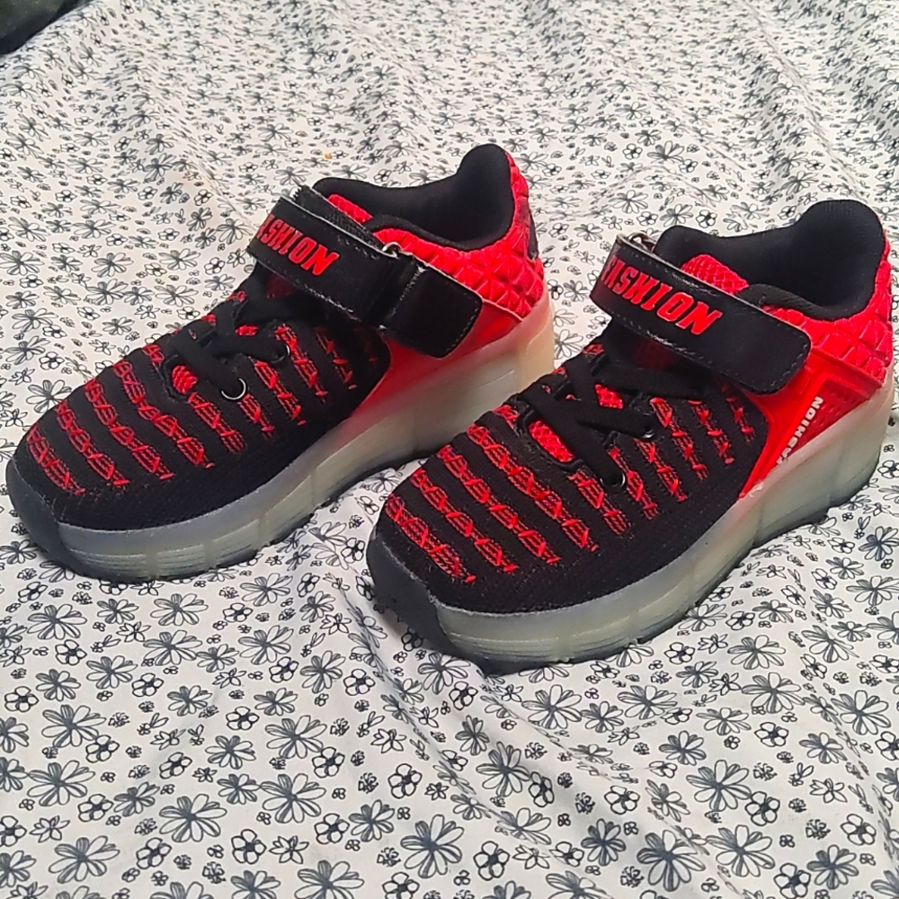 Boy's Shoes with Wheels- Lights up